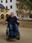 Díky podpoře NADACE AGEL nahradí elektrický vozík muži chabnoucí svaly