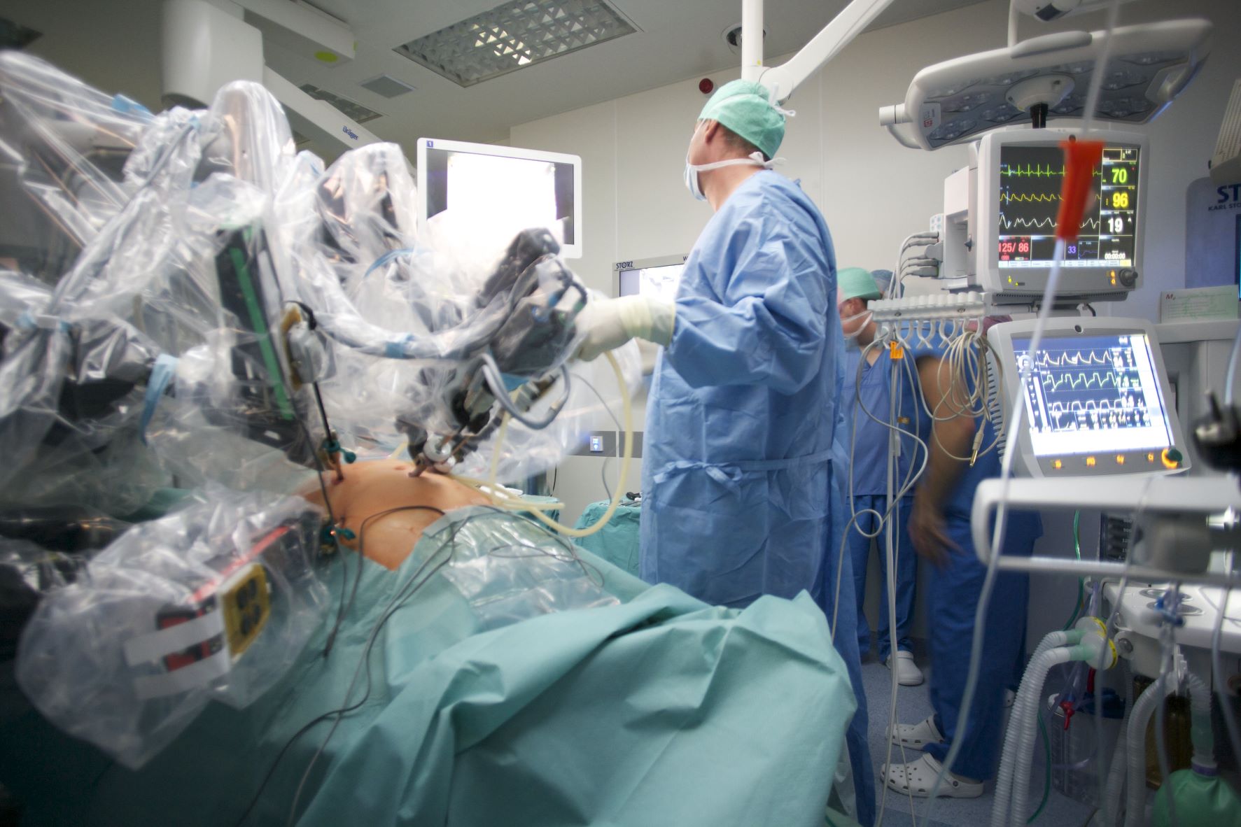 Novojičínské Komplexní onkologické centrum nabízí pacientům například šetrnou biologickou léčbu ale i špičkovou robotickou chirurgickou operativu