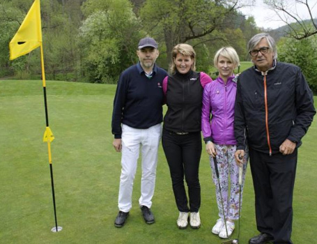 Foto z akce Golf pro Paraple, vlevo Marek Eben, vpravo Jiří Bartoška